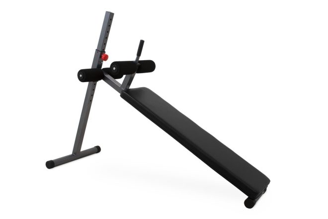 En situpsbänk från Master Fitness